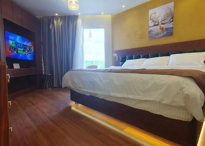Luxury With Sea View شقة *