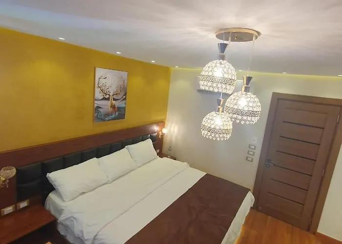 Luxury With Sea View شقة *